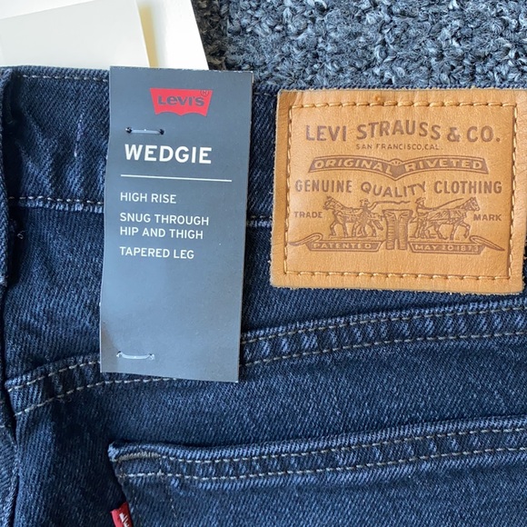 NWT Levi’s WEDGIE FIT ANKLE in wild bunch black - Picture 5 of 7